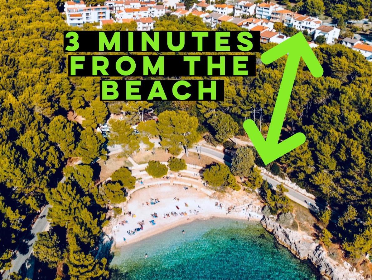 3 Minutes From The Beach: Lovely Studio Apartment Pula Bagian luar foto