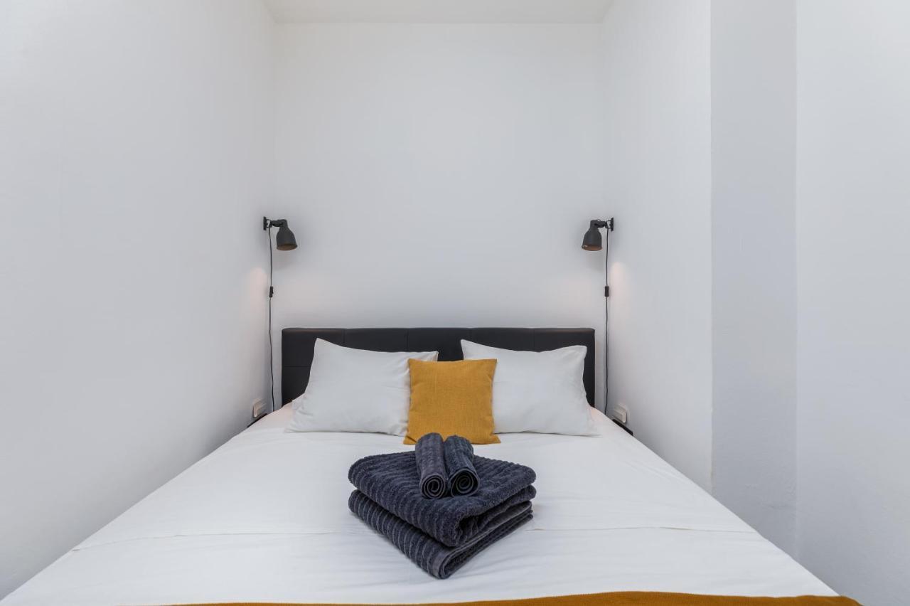 3 Minutes From The Beach: Lovely Studio Apartment Pula Bagian luar foto